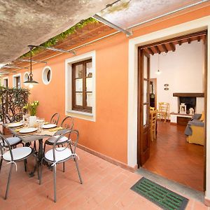 Casetta Di Butia, Gelsomino Apartment 博尔戈阿莫扎诺 Exterior photo