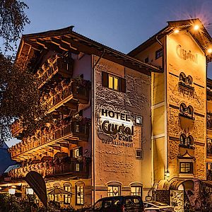 Hotel Crystal - Kitzhorn Suites 蒂罗的圣约翰 Exterior photo