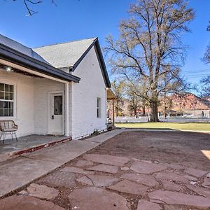 Modern Kanab Home Fire Pit, Red Rock Views! Exterior photo