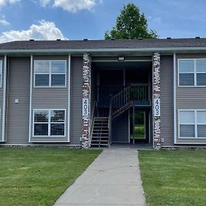 The Mary Lou - 2 Bedroom Apt In Quilt Town, Usa Hamilton Exterior photo