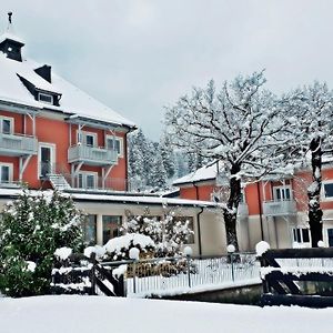 Strandhotel Burgstaller 湖畔的费尔德 Exterior photo