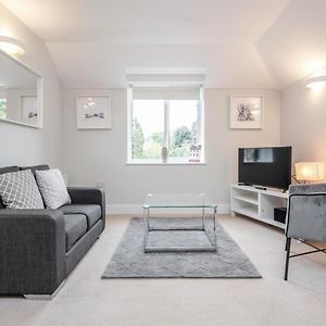 Roomspace Serviced Apartments - Lomond Court Surbiton Exterior photo