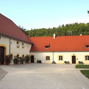 Schloss Ehrenfels Hayingen Exterior photo