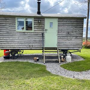 Birchwood House Farm Shepherds Hut Sherfield English Exterior photo