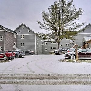 Cozy Ski-Inandski-Out Condo On Magic Mountain Londonderry Exterior photo