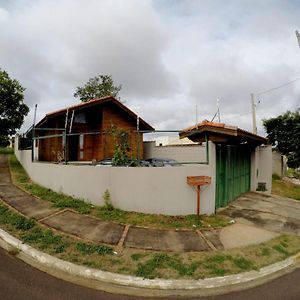 Casa Em Brotas Com Piscina E Churrasqueira Exterior photo