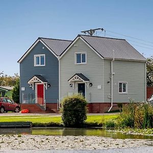 Herons Mead Cottages Orby Exterior photo