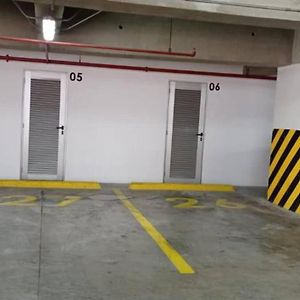 Suite De Lujo-Guayaquil- Estacionamiento ¡Gratis! Exterior photo