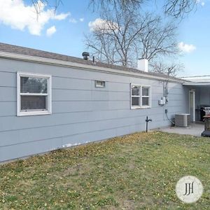 拉皮德城Pet Friendly Large Fenced Backyard Covered Patio别墅 Exterior photo