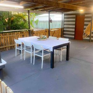 Original Pier Beach Retreat - Child Pet Friendly Urangan Exterior photo