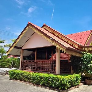 班武里府 สุขทวีรีสอร์ท อ่าวมะนาว酒店 Exterior photo