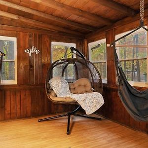 哈珀斯费里Cozy Bear-Themed Mountain Cabin, Relaxing Hot Tub别墅 Exterior photo