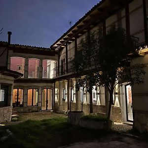 Casa De Los Mendoza - Casa Solariega En El Casco Historico 阿尔卡拉德荷那利斯 Exterior photo