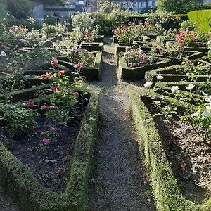 Maison De Charme Dans Un Beau Jardin "A La Francaise" 瓦洛涅 Exterior photo