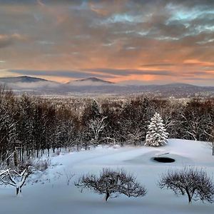 Shrewsbury90 Acre Indescribable Mountain View Getaway! Hot Tub - Pool Table - Fire Pit - Games!别墅 Exterior photo