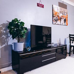 Lovely Apartment Easy Access To London 西瑟罗克 Exterior photo