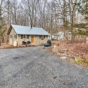 Pocono Home With Fire Pit 1 Mi To State Forest! 东斯特劳兹堡 Exterior photo