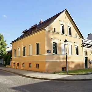 "Ferienwohnung Am Schloss" - Ferienwohnung Mit Blick Auf Das Barbyer Schloss, 5 Gehminuten Bis Zur Elbe Exterior photo