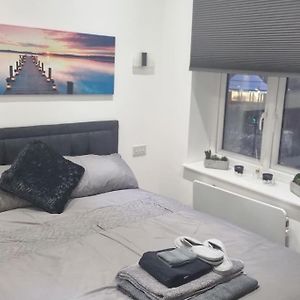 Modern One-Bedroom Flat In 梅德斯通 Exterior photo