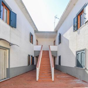 Cozy Apartment In San Leonardo Di Cutro 利卡斯戴勒 Exterior photo