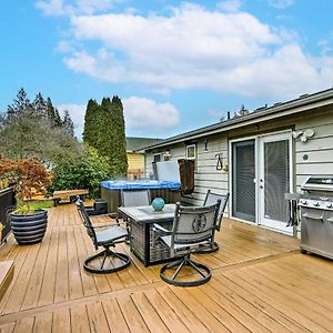 Lynnwood Home Private Hot Tub, Fire Table And Grill 林伍德 Exterior photo