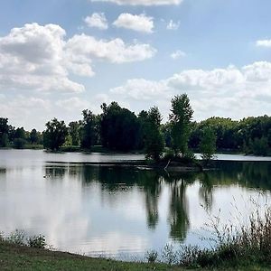 Studio Sur Les Rives D'Allier 穆兰 Exterior photo