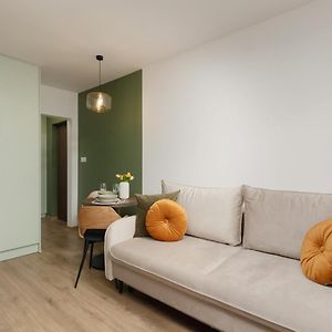 Cozy Studio Apartment Kolorowa Warsaw Ursus By Renters Exterior photo