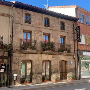 Salas De Los Infantes Hostal Rural Las Nubes酒店 Exterior photo