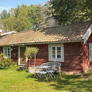 Amazing Home In Eskilstuna With Kitchen 埃斯基尔斯蒂纳 Exterior photo