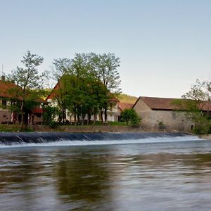 Stari Trg ob Kolpi Madronic Family Estate - Kolpa River酒店 Exterior photo