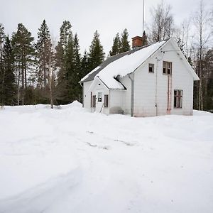 Rustic Home Surrounded By Forest In 谢莱夫特奥 Exterior photo