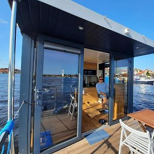 鲁恰内尼达Houseboat Deneb Plywajacy Domek别墅 Exterior photo