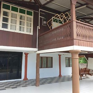 Homestay 3 Bilik Di Bandar Marang Terengganu Exterior photo