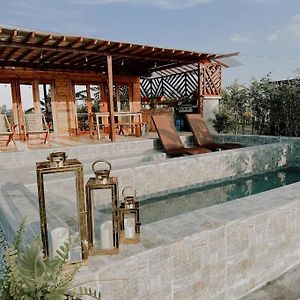 Rancho Oco Pinewood Villa With Swimming Pool 纳苏格布 Exterior photo