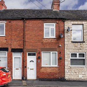 Churnet Valley Townhouse - Modern Cheadle House Exterior photo