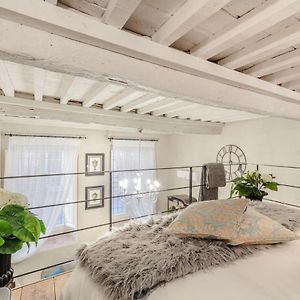 Paolo Guinigi, Elegant Apartment Suite, Masterful Interior Inside The Walls Of 卢卡 Exterior photo