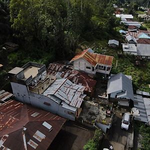 Kristian Homestay Bajawa Exterior photo