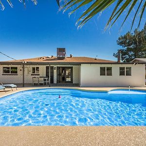 Modern Home With Pool Near Downtown 斯科茨 Exterior photo