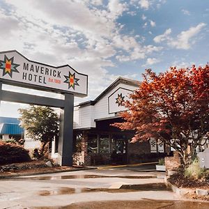 Maverick Hotel Eugene Near University, Ascend Hotel Collection Exterior photo