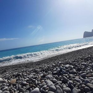 Il Terrazzino Sul Mare,Holiday Home On The Beach In Sorrento Coast 马萨鲁布朗斯 Exterior photo