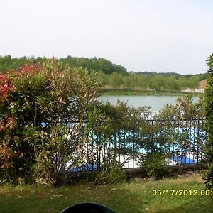 Appt Hameau Du Lac Avec Piscine Et Vue Sur Le Lac 玛西亚克 Exterior photo