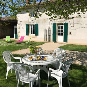 Champagné-le-SecLes Petites Chaumes别墅 Exterior photo