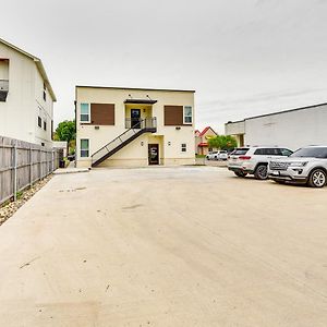 Bright And Modern Fort Worth Apartment By Tcu Campus Exterior photo