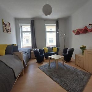 Schone Zwei-Zimmer-Wohnung "W2" Mit 4 Einzelbetten Und Wlan In Zwenkau Bei Leipzig Im Neuseenland Exterior photo