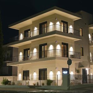 Aello Luxury Apartments Markópoulon Exterior photo