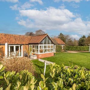 Easy Access To Cromer, Sheringham, The Norfolk Broads And The Seaside - Woodfalls Barn Tuttington Exterior photo