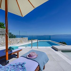 Sea & Cliff Luxury Suites 贝尼蔡斯 Exterior photo