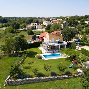 Family Friendly House With A Swimming Pool Kurili, Central Istria - Sredisnja Istra - 20876 坎法奈尔 Exterior photo