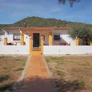 Casa Rural Los Naranjo 赫雷斯德洛斯卡瓦列罗斯 Exterior photo