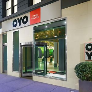 Oyo时代广场酒店 纽约 Exterior photo